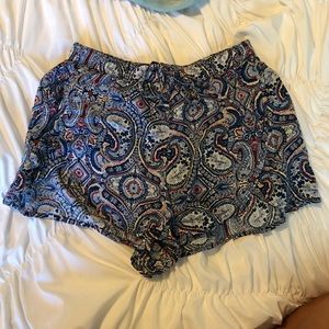 Hollister flowy shorts